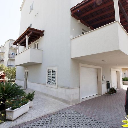 Luxury Apartments Elizabeth Подстрана Екстериор снимка