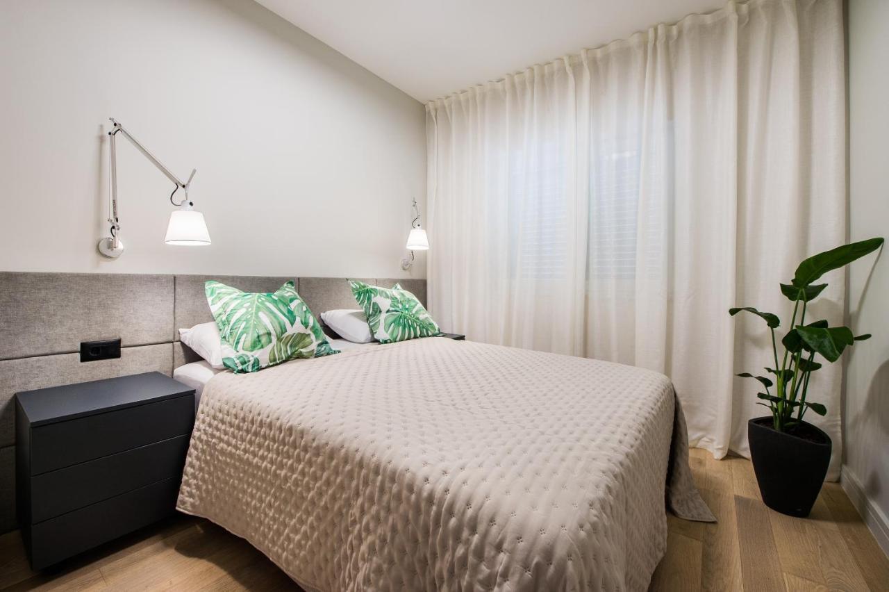 Luxury Apartments Elizabeth Подстрана Екстериор снимка